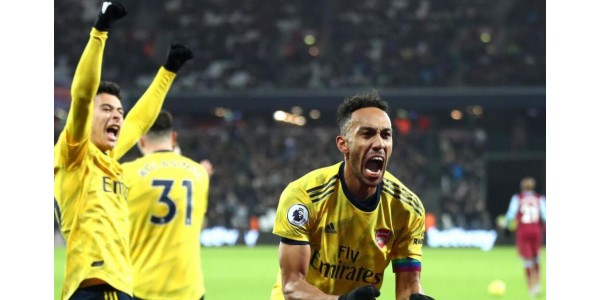 Exposition d'Arsenal en maillot extérieur la saison prochaine